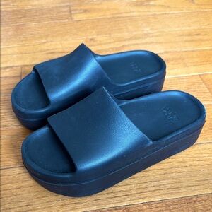 Zara Black Flatform Sandals